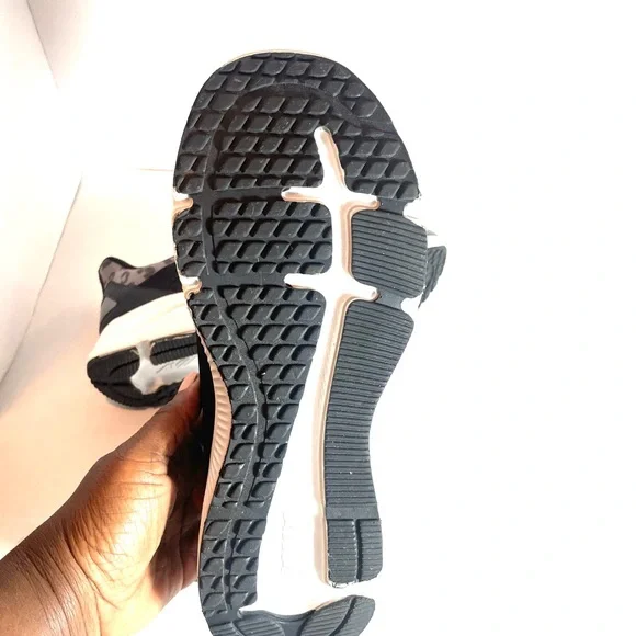 Avia Sneakers Women's Sz. 10 Gray Leopard Print Memory Foam Deluxe Lightweight - Picture 9 of 10